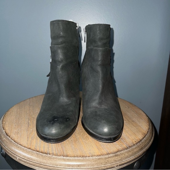 Vince Camuto Hinnegan Ankle Booties - Picture 3 of 7